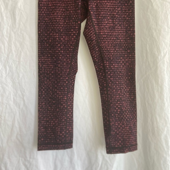 Lululemon Wunder Under Crop III Shatter Weave Dust Coral Plum Size 4 - Picture 10 of 13